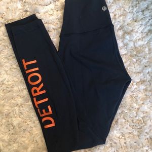 Lululemon 7/8 DETROIT Wunder Under Navy Size 2